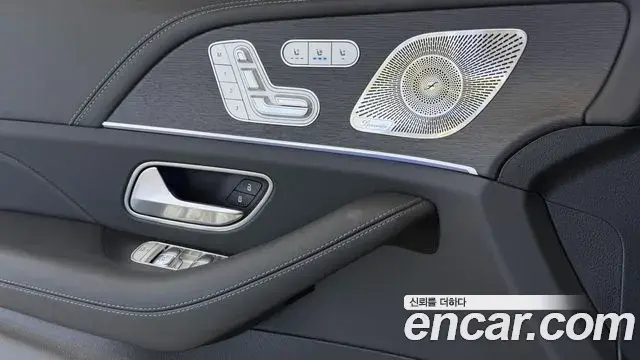 Mercedes-Benz GLE-Class 2026 — Фото 14/17