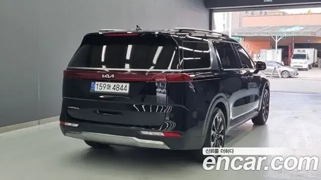 Kia Carnival 2022 — Фото 1/18