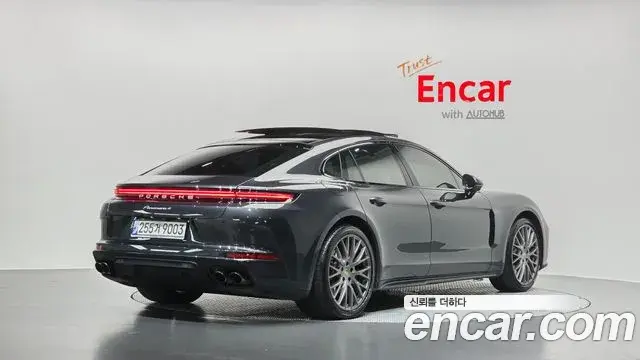 Porsche Panamera 2024 — ფოტო 24/35