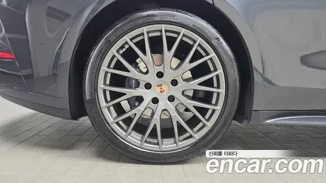 Porsche Panamera 2024 — ფოტო 9/35