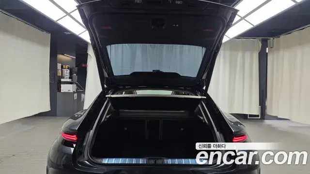 Porsche Panamera 2024 — ფოტო 21/35