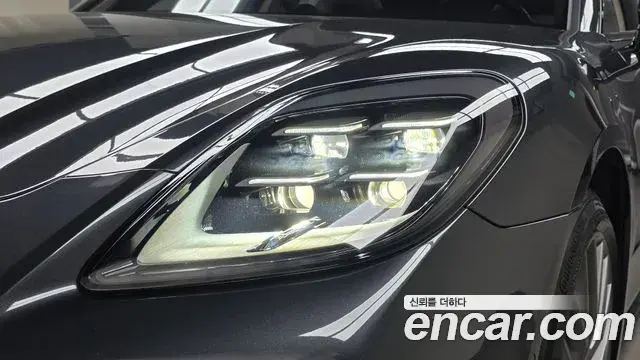 Porsche Panamera 2024 — ფოტო 34/35