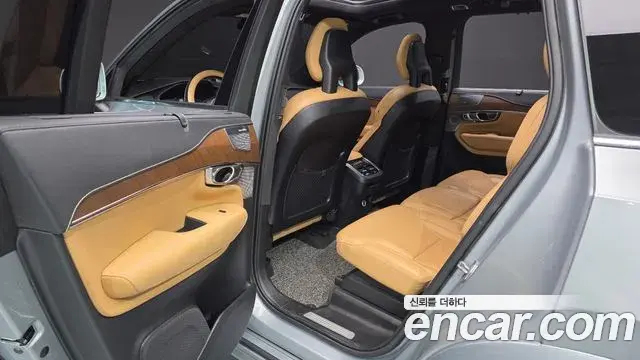 Volvo XC90 2018 — Фото 12/20