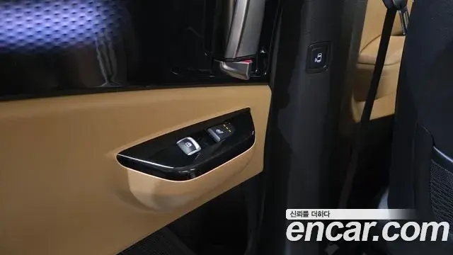 Kia Carnival 2022 — Фото 19/20