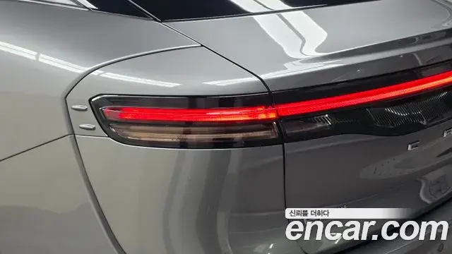 Toyota Crown Crossover 2024 — Photo 30/33
