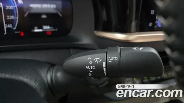 Toyota Crown Crossover 2024 — Photo 19/33