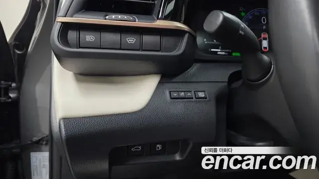 Toyota Crown Crossover 2024 — Photo 23/33