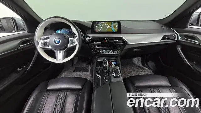 BMW 5 Series 2018 — Фото 7/20