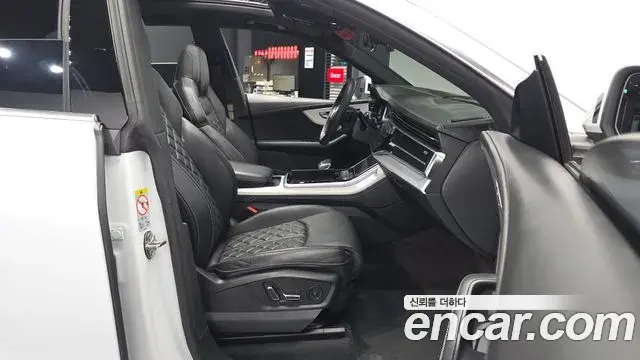 Audi Q7 2021 — Фото 11/20