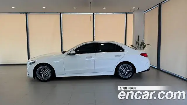 Mercedes-Benz C-Class 2026 — Фото 10/17