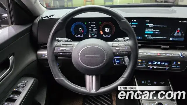 Hyundai Kona 2023 — Фото 13/20