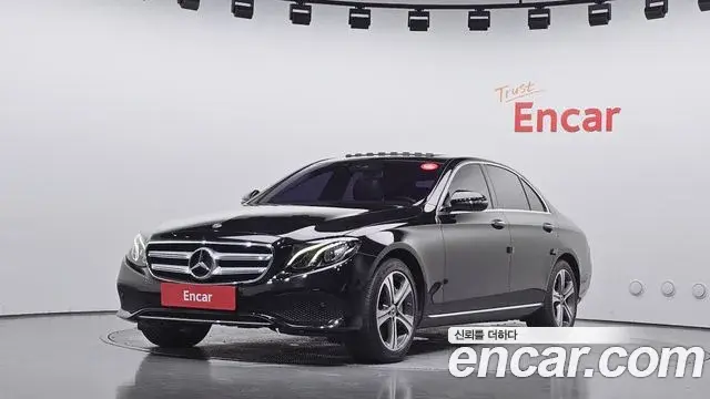 Mercedes-Benz E-Class 2019 — Фото 1/20