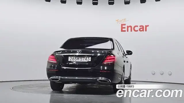 Mercedes-Benz E-Class 2019 — Фото 4/20