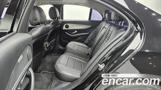 Mercedes-Benz E-Class 2019 — Фото 11/20