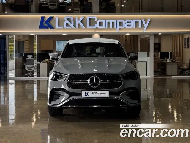 Mercedes-Benz GLE-Class 2026 — Фото 1/10