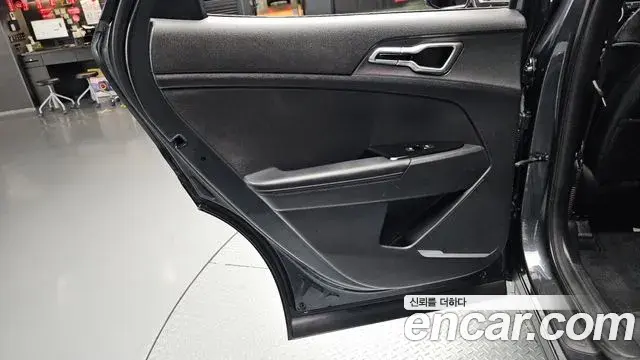 Kia Sportage 2023 — ფოტო 22/34
