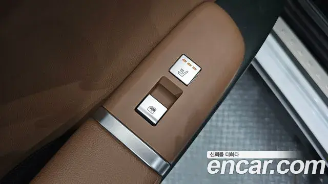 Hyundai Grandeur 2023 — Фото 19/20