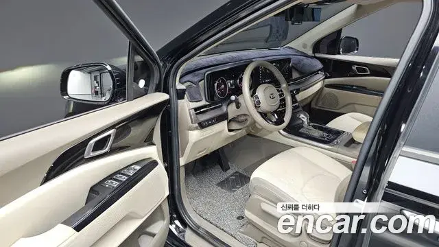 Kia Carnival 2021 — Фото 12/20