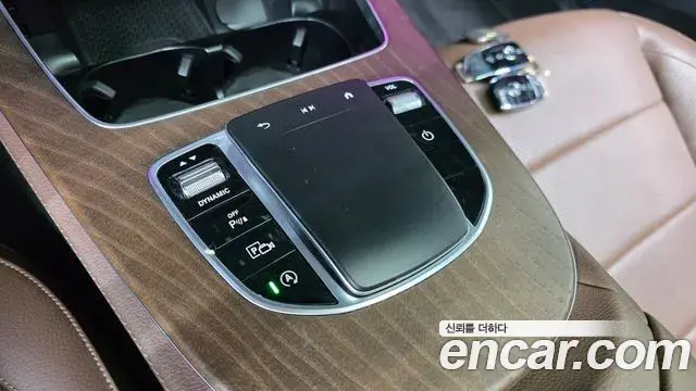 Mercedes-Benz E-Class 2020 — Фото 20/20