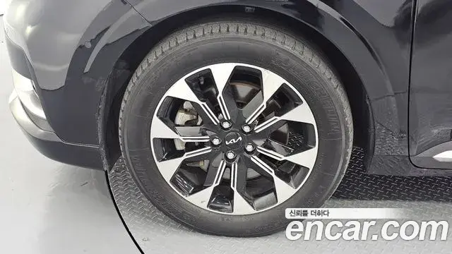 Kia Carnival 2023 — Şəkil 15/20