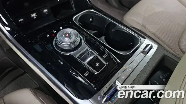 Kia Carnival 2023 — Şəkil 19/20