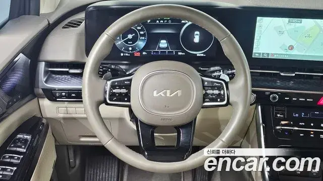 Kia Carnival 2023 — Şəkil 17/20