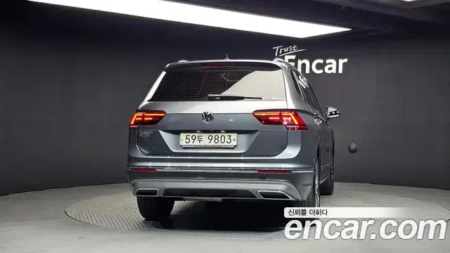Volkswagen Tiguan Allspace 2018 — Фото 4/20
