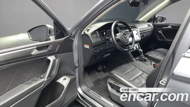 Volkswagen Tiguan Allspace 2018 — Фото 10/20