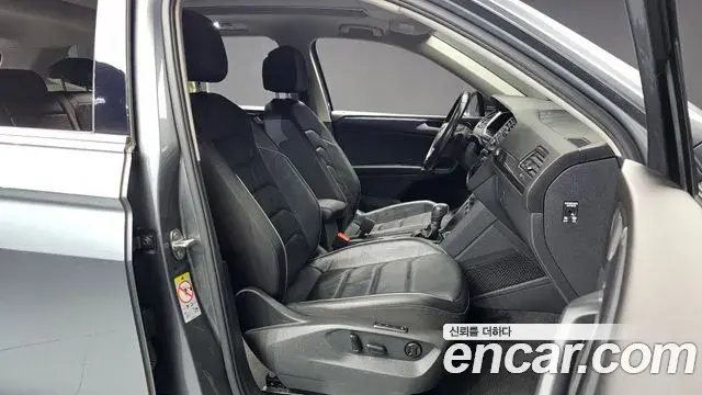 Volkswagen Tiguan Allspace 2018 — Фото 11/20