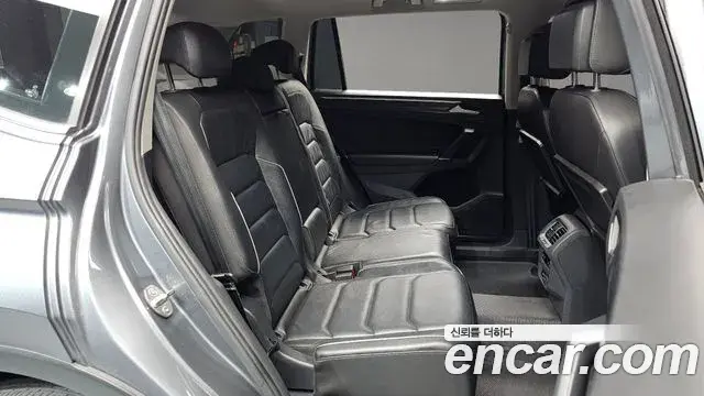 Volkswagen Tiguan Allspace 2018 — Фото 12/20