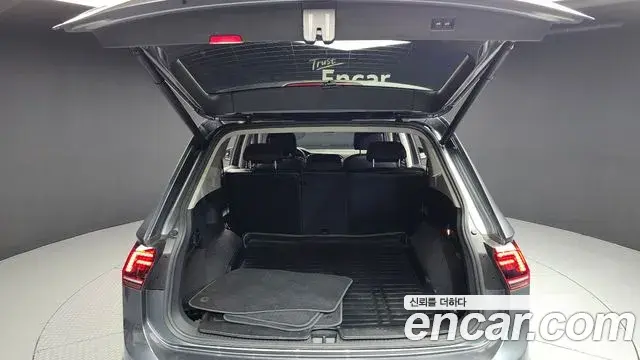 Volkswagen Tiguan Allspace 2018 — Фото 20/20