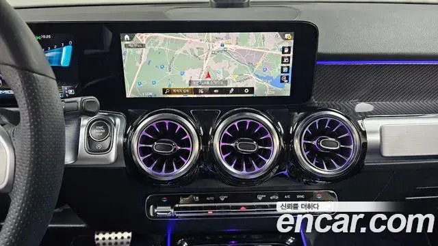 Mercedes-Benz GLB-Class 2021 — Фото 12/20