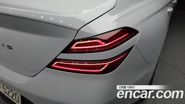 Genesis G70 2022 — Photo 12/34