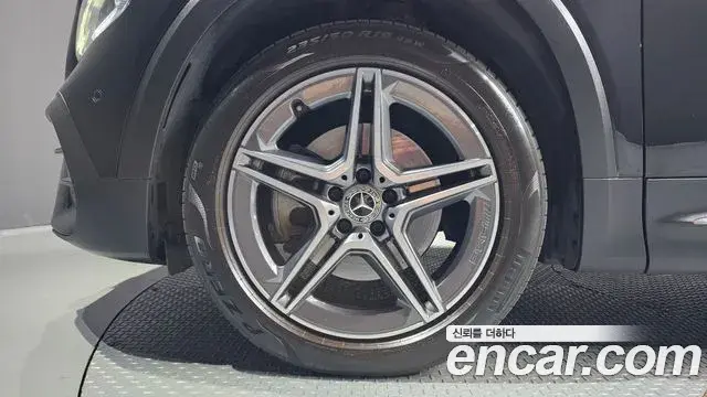 Mercedes-Benz GLB-Class 2022 — Фото 5/20