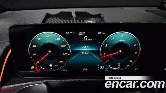 Mercedes-Benz GLB-Class 2022 — Фото 8/20