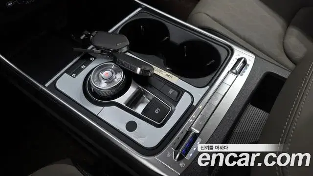 Kia Carnival 2025 — Şəkil 11/35
