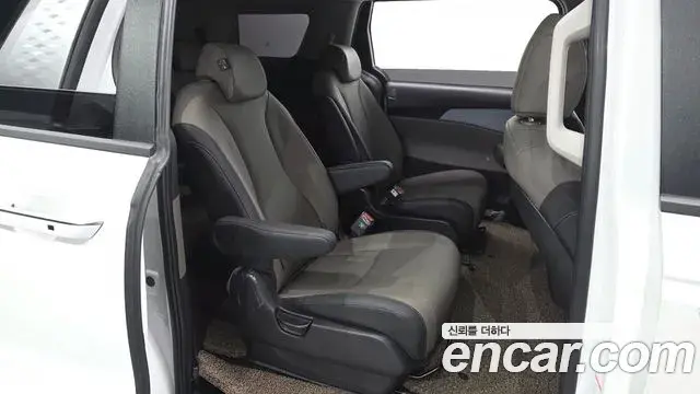 Kia Carnival 2025 — Şəkil 14/35