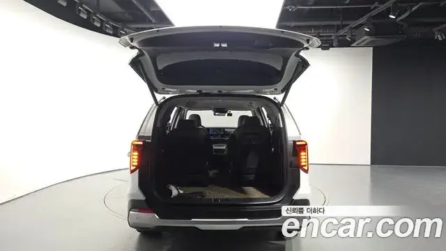 Kia Carnival 2025 — Şəkil 13/35
