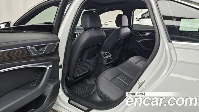 Audi A6 2022 — Фото 12/20