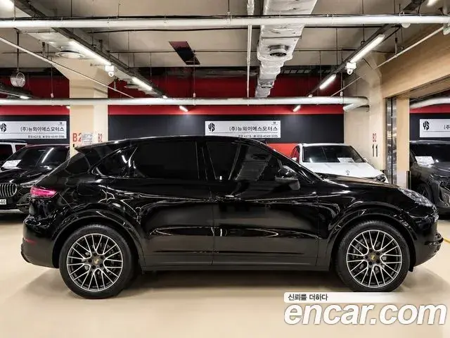 Porsche Cayenne 2021 — Фото 4/14