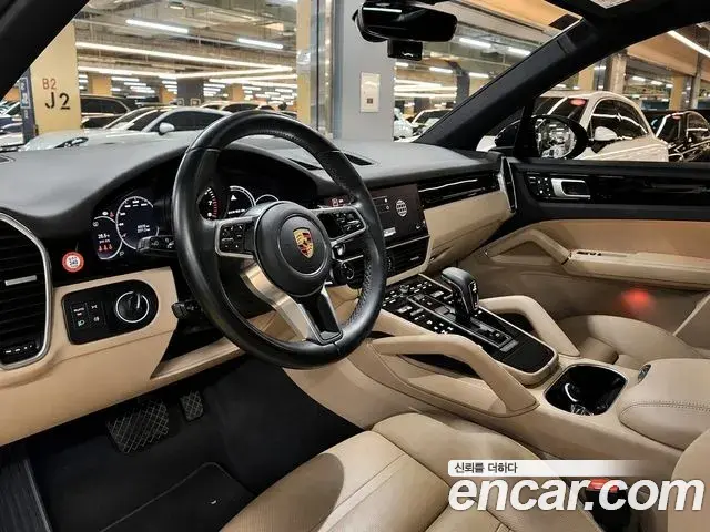 Porsche Cayenne 2021 — Фото 9/14