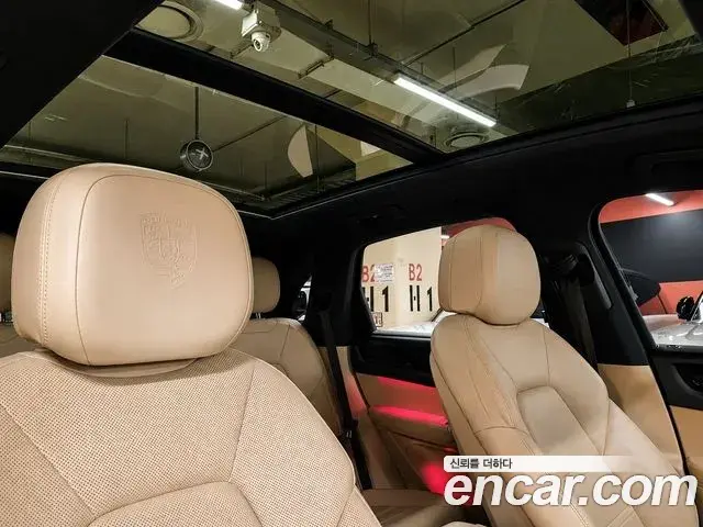 Porsche Cayenne 2021 — Фото 10/14