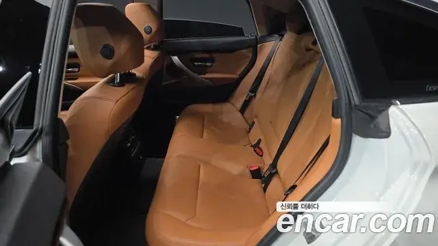 BMW 4 Series 2018 — Фото 12/20