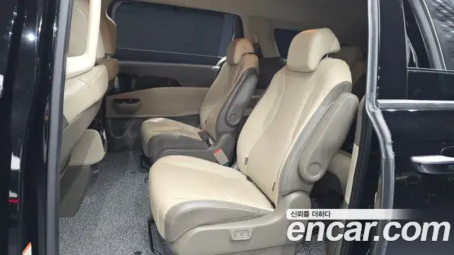 Kia Carnival 2021 — Фото 11/20