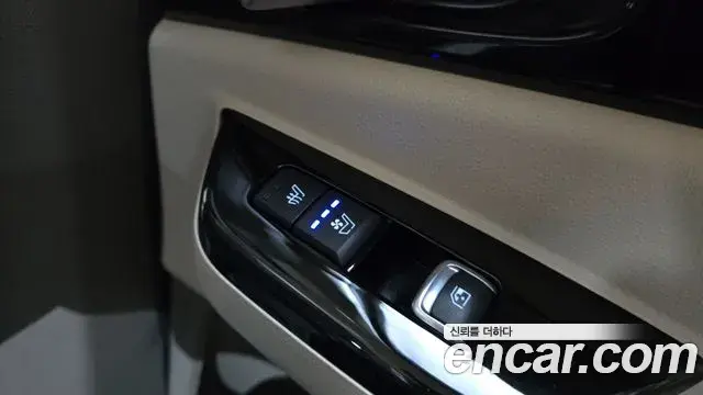 Kia Carnival 2021 — Фото 16/20