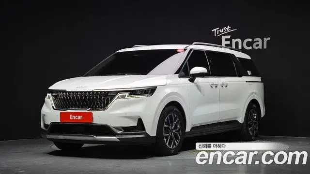 Kia Carnival 2023 — Фото 1/20