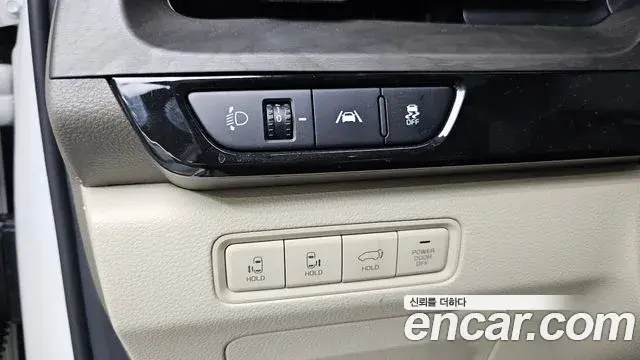 Kia Carnival 2023 — Фото 18/20