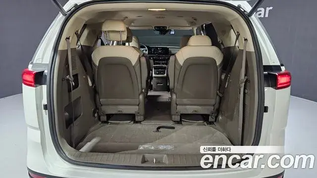 Kia Carnival 2023 — Фото 20/20