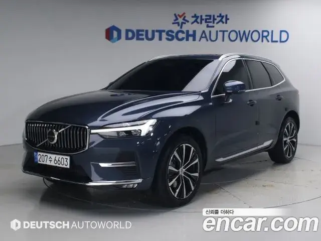 Volvo XC60 2022 — Фото 1/20