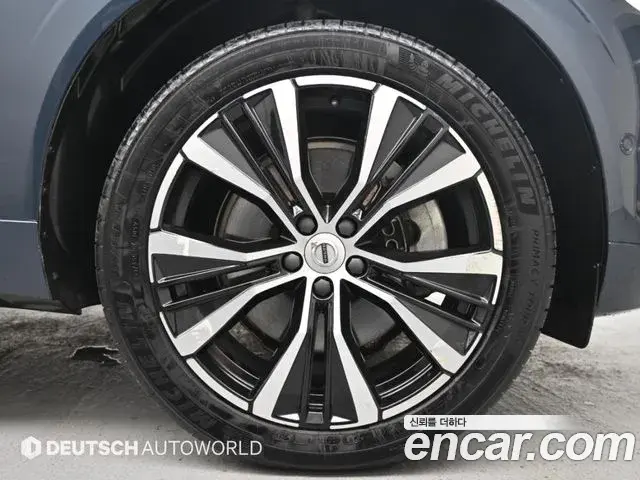 Volvo XC60 2022 — Фото 5/20